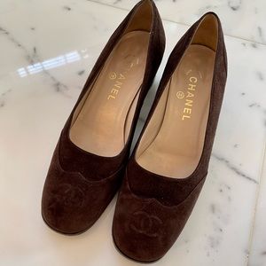 CHANEL Brown Suede CC Logo Ballerina